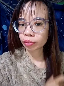   Mai-love19   online show from November 24, 2025, 10:43 pm