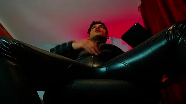 dom2travelersss online show from March 18, 2026, 1:24 pm