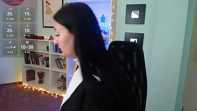 BrianaJoy online show from December 22, 2025, 6:35 am