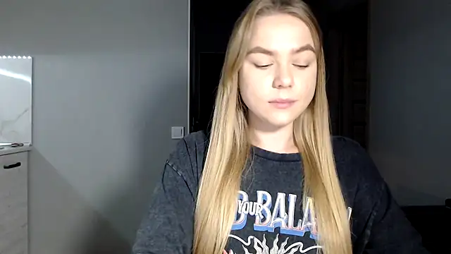 Snapshot of Sunbeam_ chatting on November 17, 2025, 9:08 pm Sunbeam online show from November 17, 2025, 9:08 pm