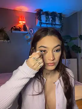 DaniDusan  online show from September 22, 2025, 10:32 am