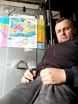 Snapshot of andres1925 chatting on March 1, 2026, 11:54 am andres1925 online show from March 1, 2026, 11:54 am