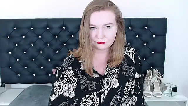 Snapshot of LaraDream chatting on February 21, 2025, 3:01 am LaraDream online show from February 21, 2025, 3:01 am