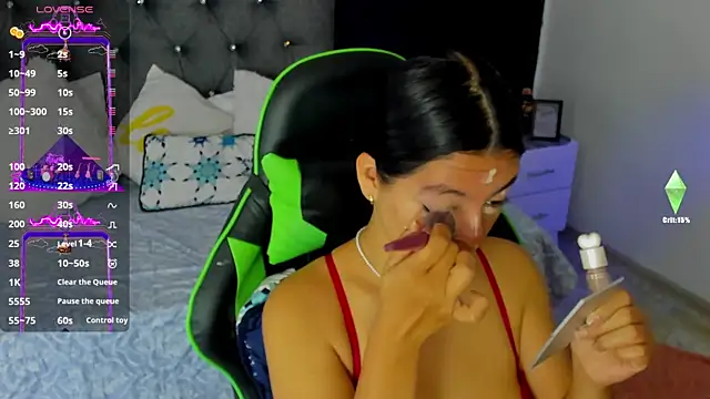 Snapshot of susan_smith18 chatting on September 17, 2025, 12:51 pm susan smith18 online show from September 17, 2025, 12:51 pm