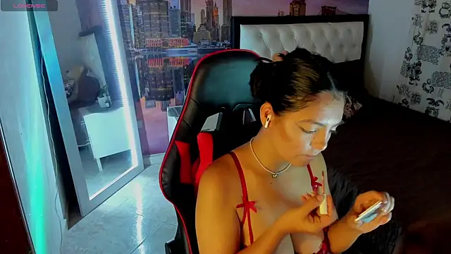 Snapshot of susan_smith18 chatting on September 23, 2025, 12:56 pm susan smith18 online show from September 23, 2025, 12:56 pm