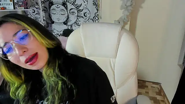 Snapshot of Laughing_Naty chatting on October 24, 2025, 1:59 am Laughing Naty online show from October 24, 2025, 1:59 am