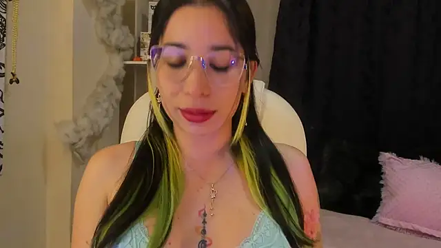 Snapshot of Laughing_Naty chatting on November 29, 2025, 2:23 am Laughing Naty online show from November 29, 2025, 2:23 am