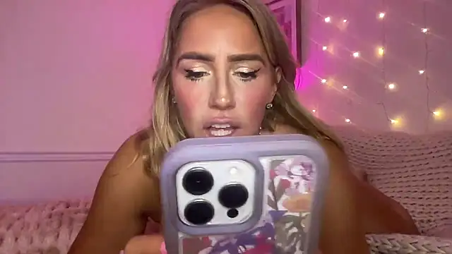 Fitnessbabe69 online show from December 2, 2025, 7:43 am