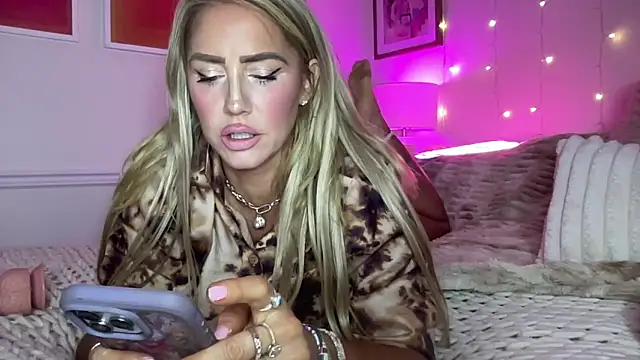 Fitnessbabe69 online show from February 5, 2026, 12:23 pm