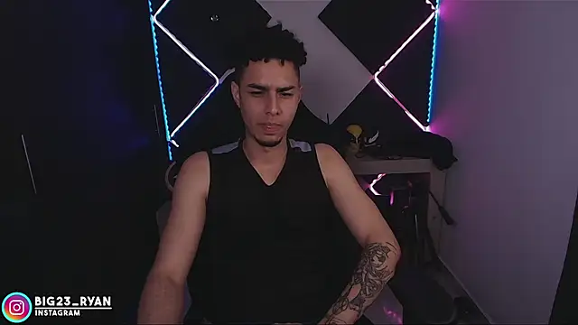 bigryann23 online show from April 15, 2026, 2:28 am