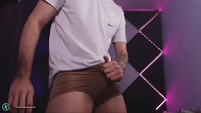 Snapshot of bigryann23 chatting on February 24, 2026, 12:33 am bigryann23 online show from February 24, 2026, 12:33 am