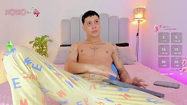 Snapshot of Thompson_Jacob chatting on November 25, 2025, 8:03 am Thompson Jacob online show from November 25, 2025, 8:03 am